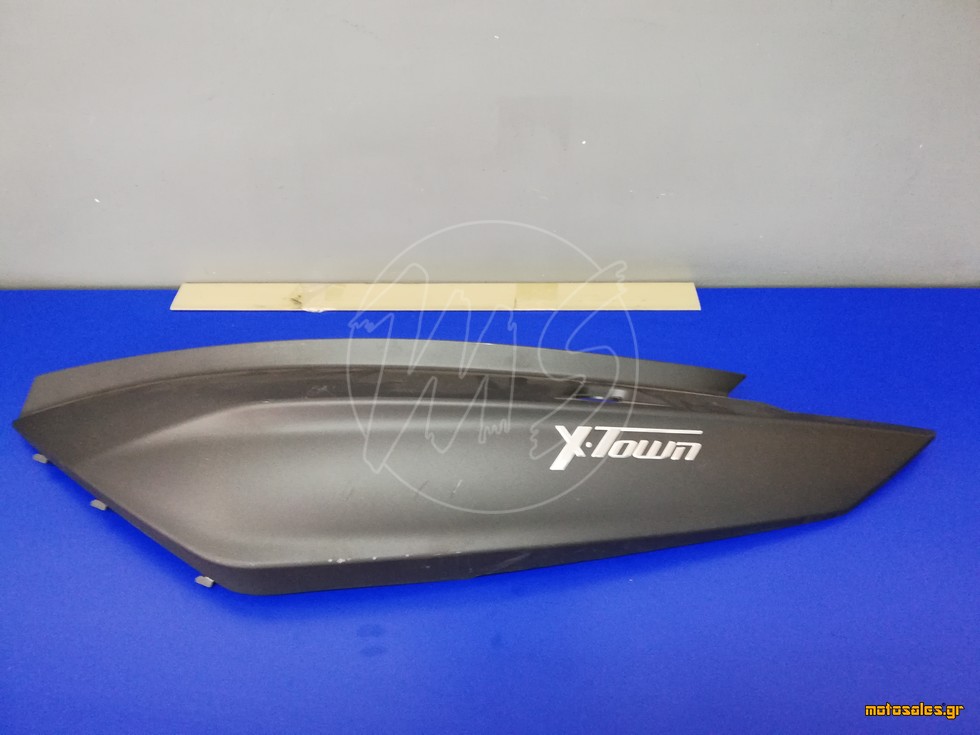 Πωλείται Μεταχειρισμένο - Καπάκι Ουράς Αριστερό Kymco X-TOWN 300i 