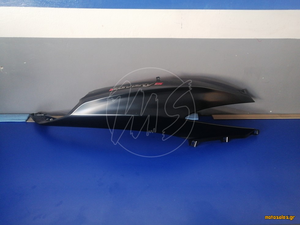 Πωλείται Μεταχειρισμένο - Καπάκι Ουράς Δεξι Piaggio BEVERLY MY21 HPE 