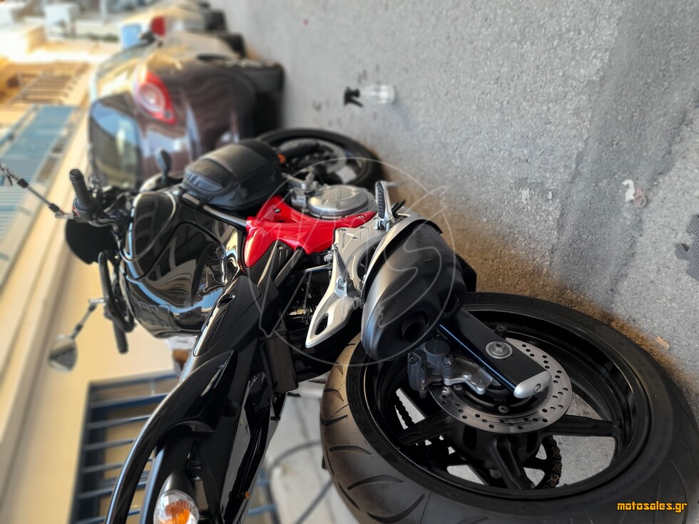 Πωλείται Μεταχειρισμένο Naked Suzuki SFV 650 Gladius του 2011 