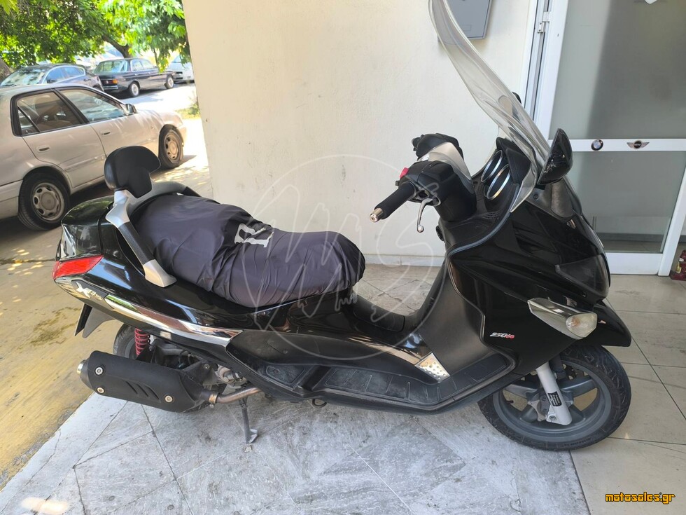 Πωλείται Μεταχειρισμένο Scooter Piaggio XEvo 250 του 2010 