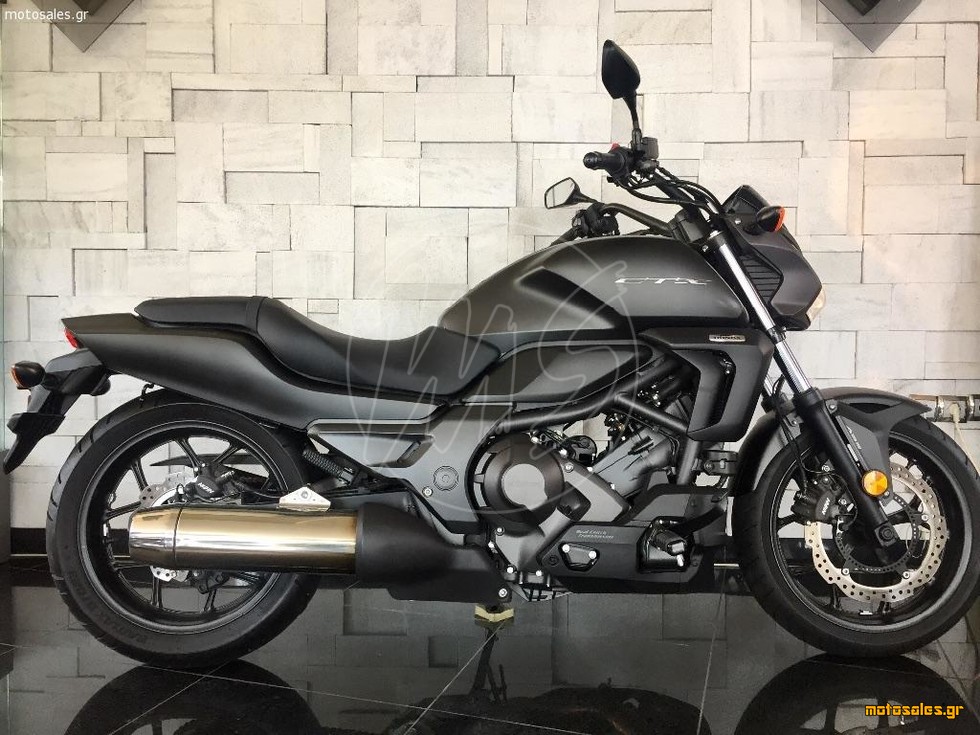 Πωλείται Μεταχειρισμένο Naked Honda CTX 700 του 2015 