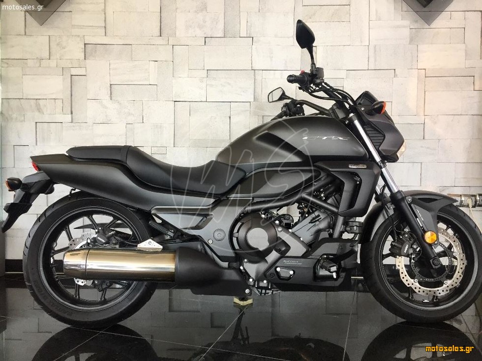 Πωλείται Μεταχειρισμένο Naked Honda CTX 700 του 2015 