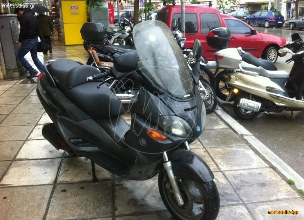 Πωλείται  - PIAGGIO X9 125cc-180cc-200cc-250cc-500cc με ζημιά