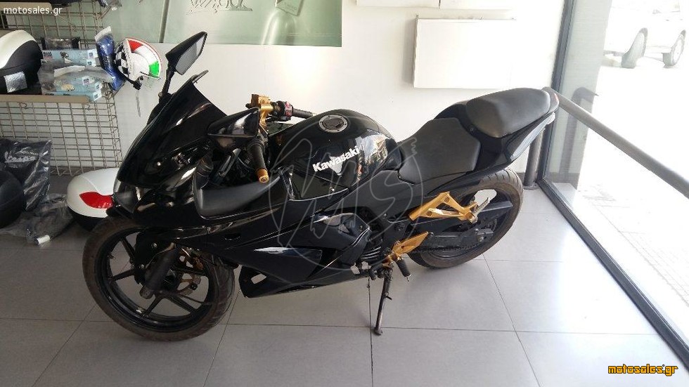 Πωλείται Μεταχειρισμένο Street Kawasaki Ninja 250 R του 2008 